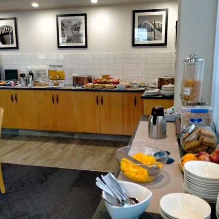 Ventura Inn & Suites המילטון מראה חיצוני תמונה