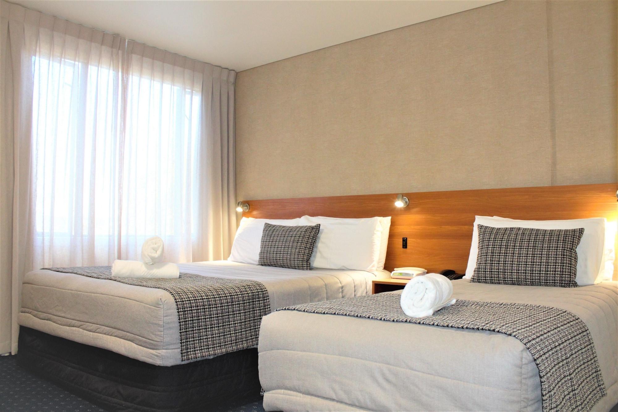Ventura Inn & Suites המילטון מראה חיצוני תמונה
