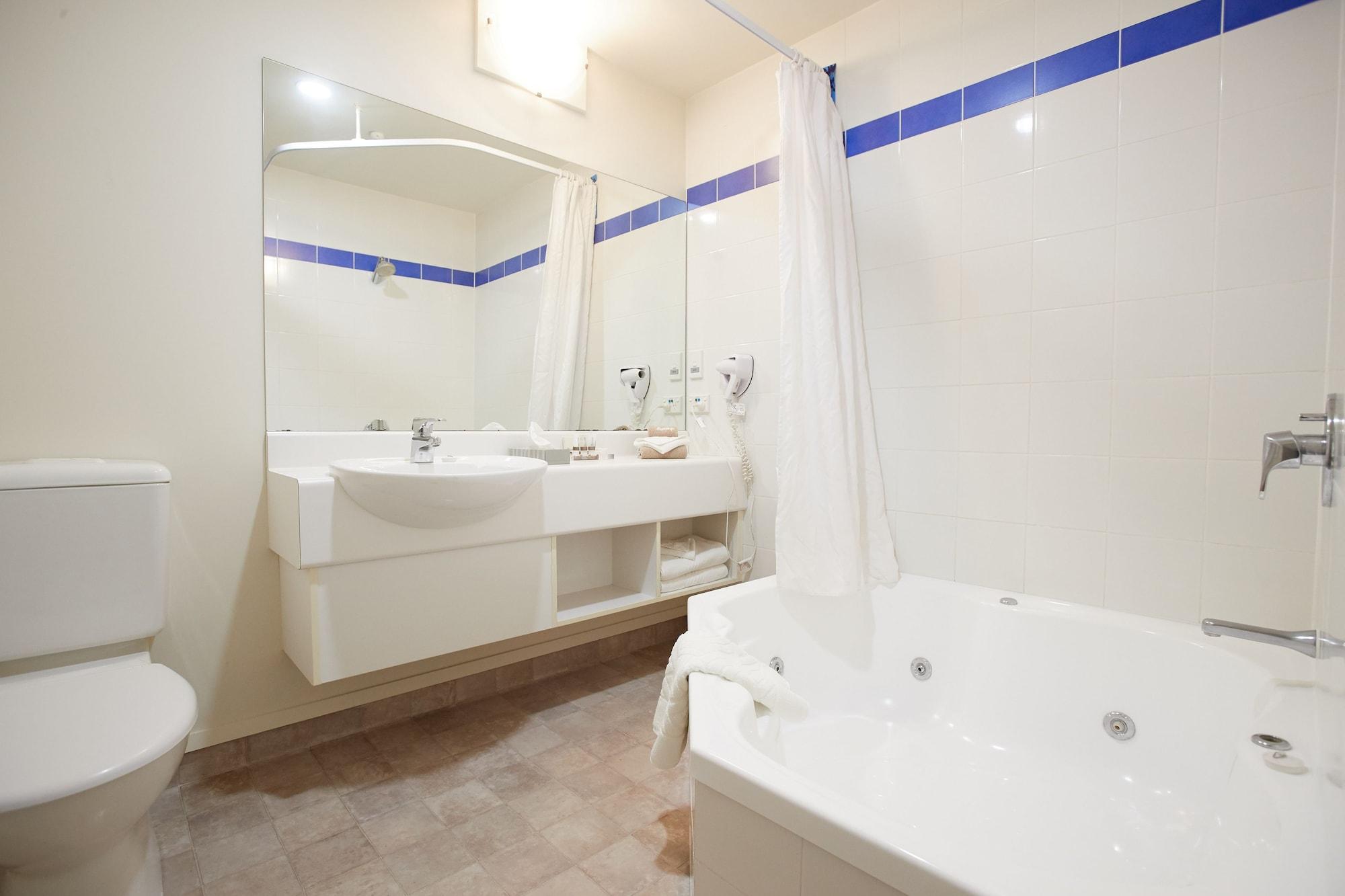 Ventura Inn & Suites המילטון מראה חיצוני תמונה