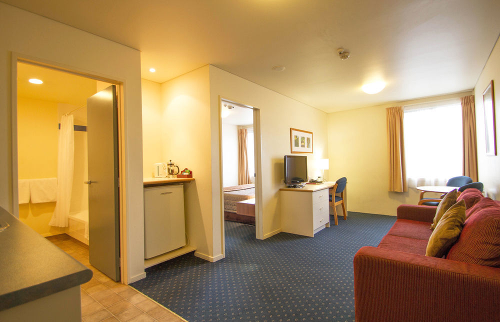 Ventura Inn & Suites המילטון מראה חיצוני תמונה