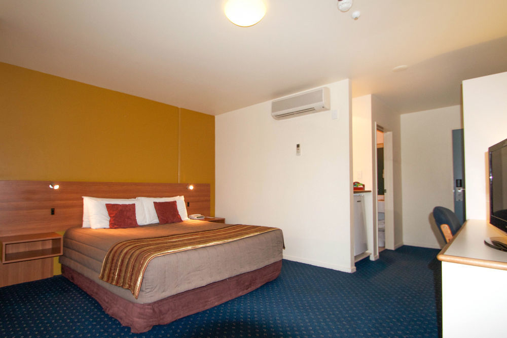 Ventura Inn & Suites המילטון מראה חיצוני תמונה
